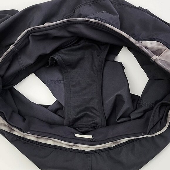Lululemon Tracker Athletic Running Shorts Snowy Owl Grey Lined 4" Inseam Size 6 - Picture 7 of 11